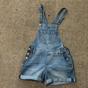 Short overalls